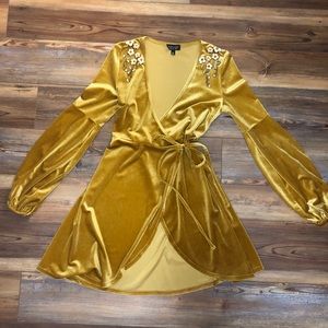 Topshop gold/yellow velvet dress size 4